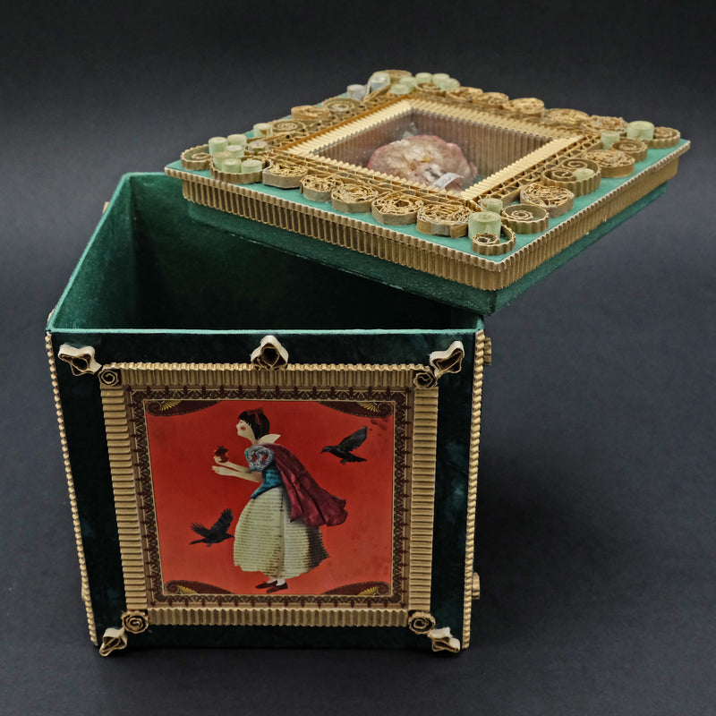 Snow White Treasure Box - Found in Italy